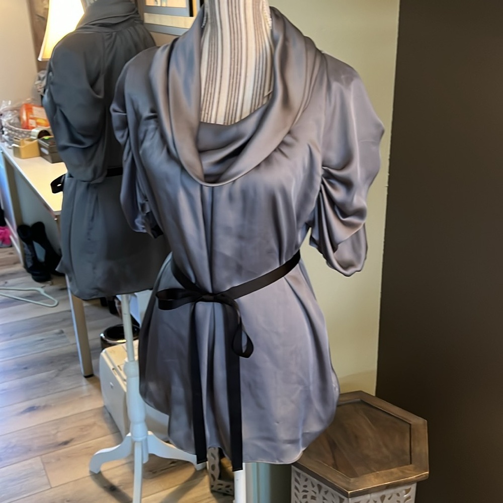 1 hour sale. BCBG Maxazria, gray blouse, size small - Picture 1 of 8